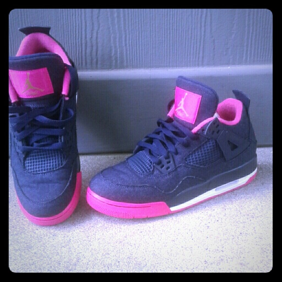 Shoes. Youth Size 7.5 The shoe was worn 1 time. - Picture 1 of 6